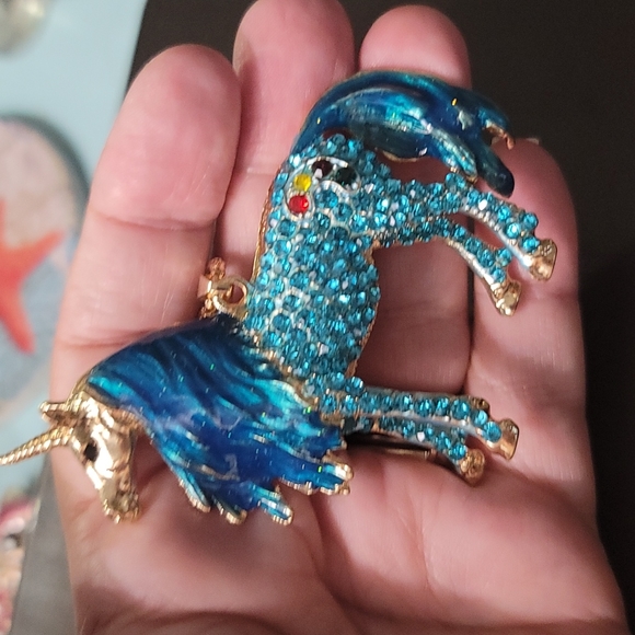 NWT TEAL CRYSTAL UNICORN NECKLACE BY BETSEY JOHNSON - Picture 3 of 7